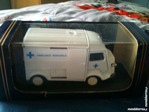 Citron type h ambulance municipale eligor 1/43 50 Courcouronnes (91)