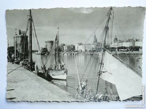 Carte postale La Rochelle N°186 Année 1952 4 Bordeaux (33)