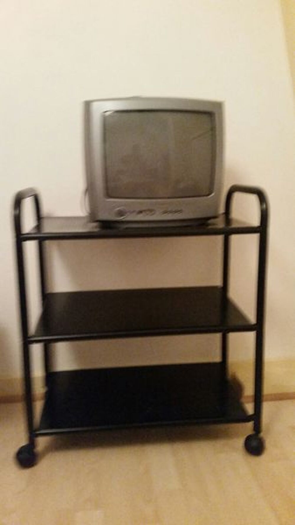 MEUBLE TELE OU AUTRE Meubles
