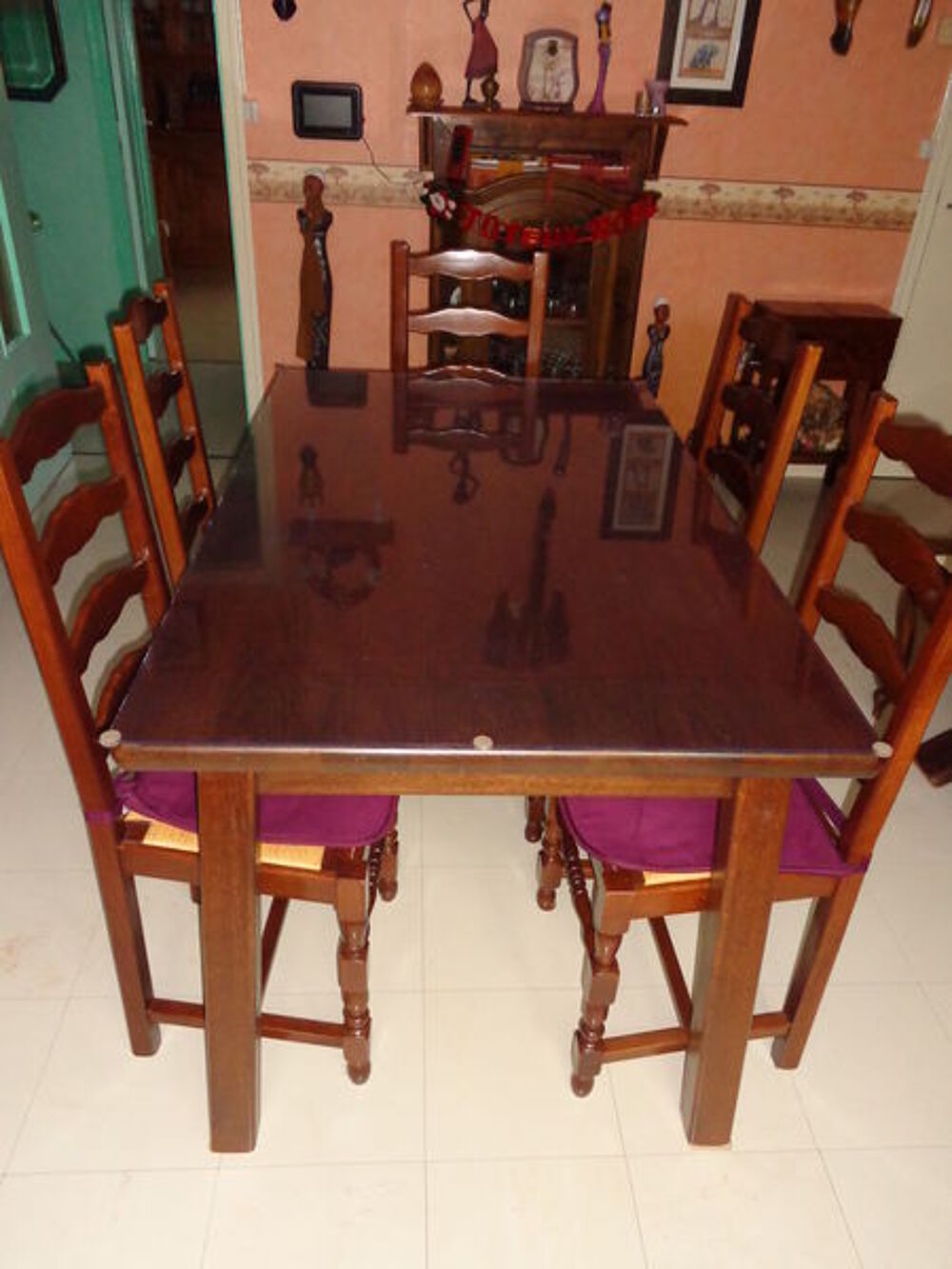 Table salle &agrave; manger avec 6 chaises plus plexiglas Meubles