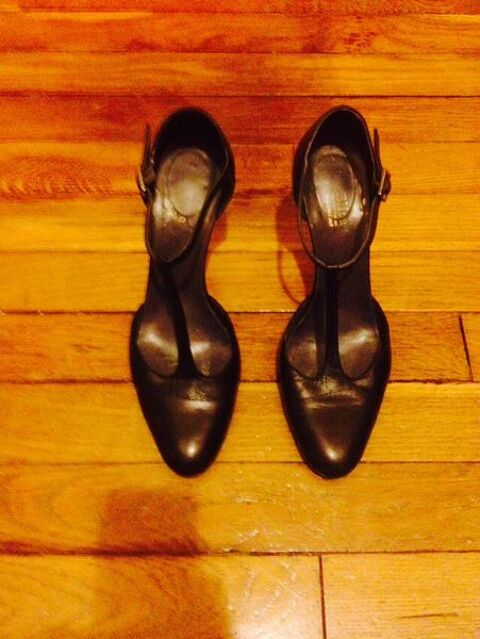 Chaussures italiennes de type Salom, pointure 40.
30 Paris 15 (75)