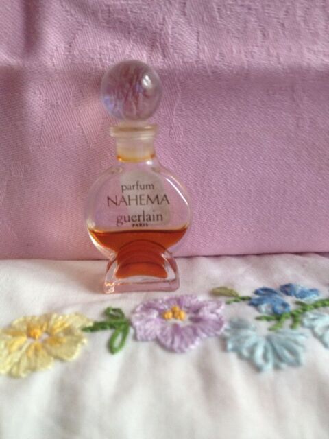 Miniatures de Parfum Nahma 0 Vincennes (94)