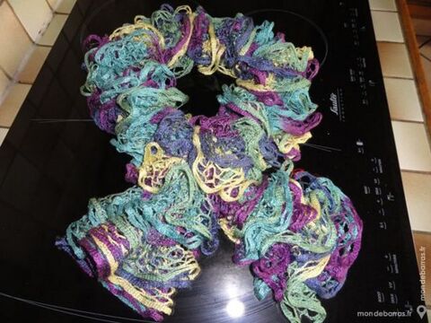 Echarpe volante tricote printemps 11 Strasbourg (67)