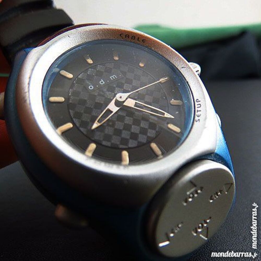 O.D.M. montre t&eacute;l&eacute;commande &eacute;dition limit&eacute;e DIV0299 Bijoux et montres