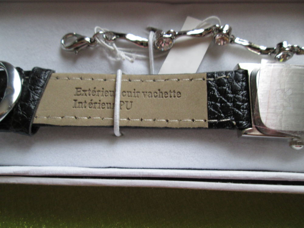 Parure montre et bracelet en m&eacute;tal argent&eacute; Bijoux et montres