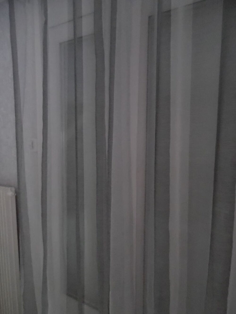 voilages 140 x 230 cm, motifs bandes tons gris et blanc Décoration