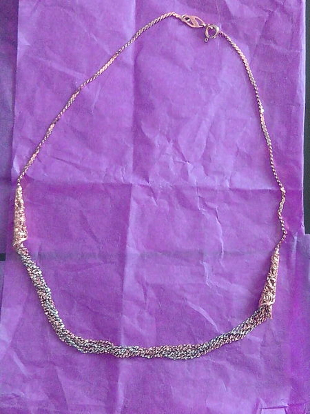collier tres original Bijoux et montres