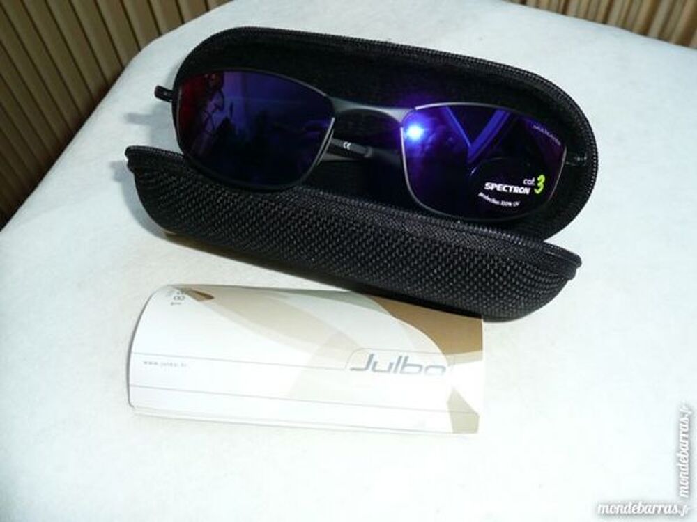 Paire de Lunettes Julbo 100% UV Bijoux et montres