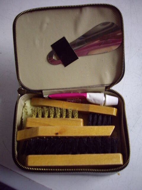 Trousses de voyage SET à chaussures à 0,80 € -Neuves 1 Bouxwiller (67)