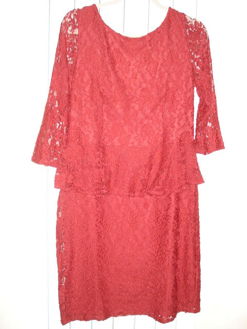 robe  basque en dentelle 0 Chaville (92)