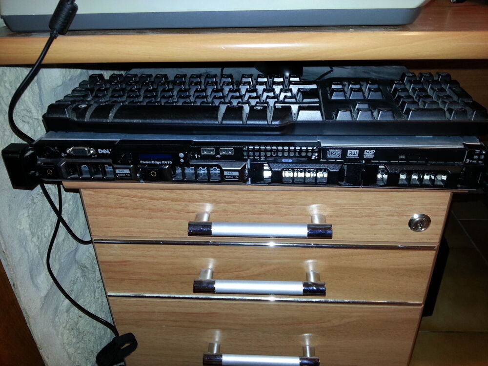 Serveur DELL PE R410 Matériel informatique
