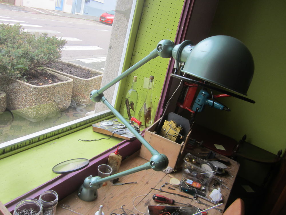 Lampe m&eacute;tallique articul&eacute;e Meubles