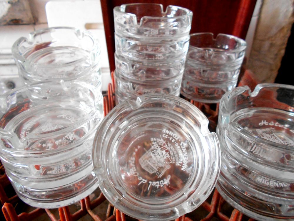 Cendrier en verre (l'unit&eacute;) Décoration