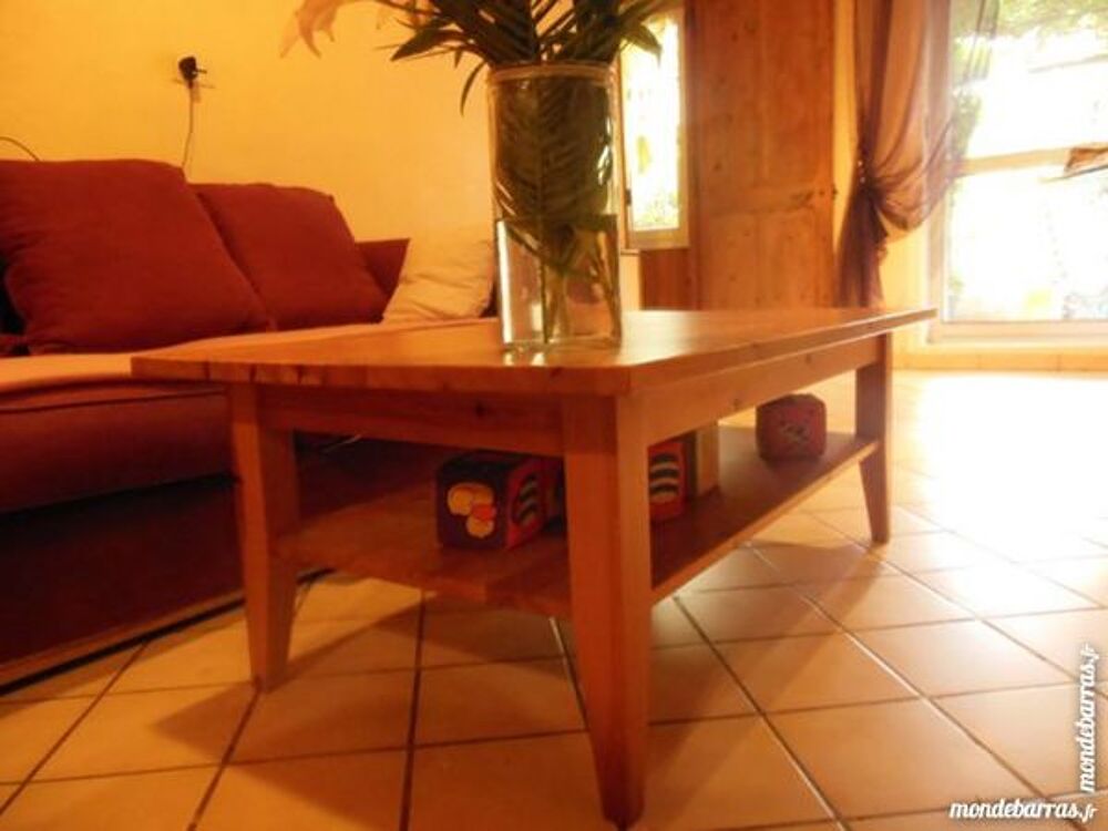 Table de salon en pin massif Meubles