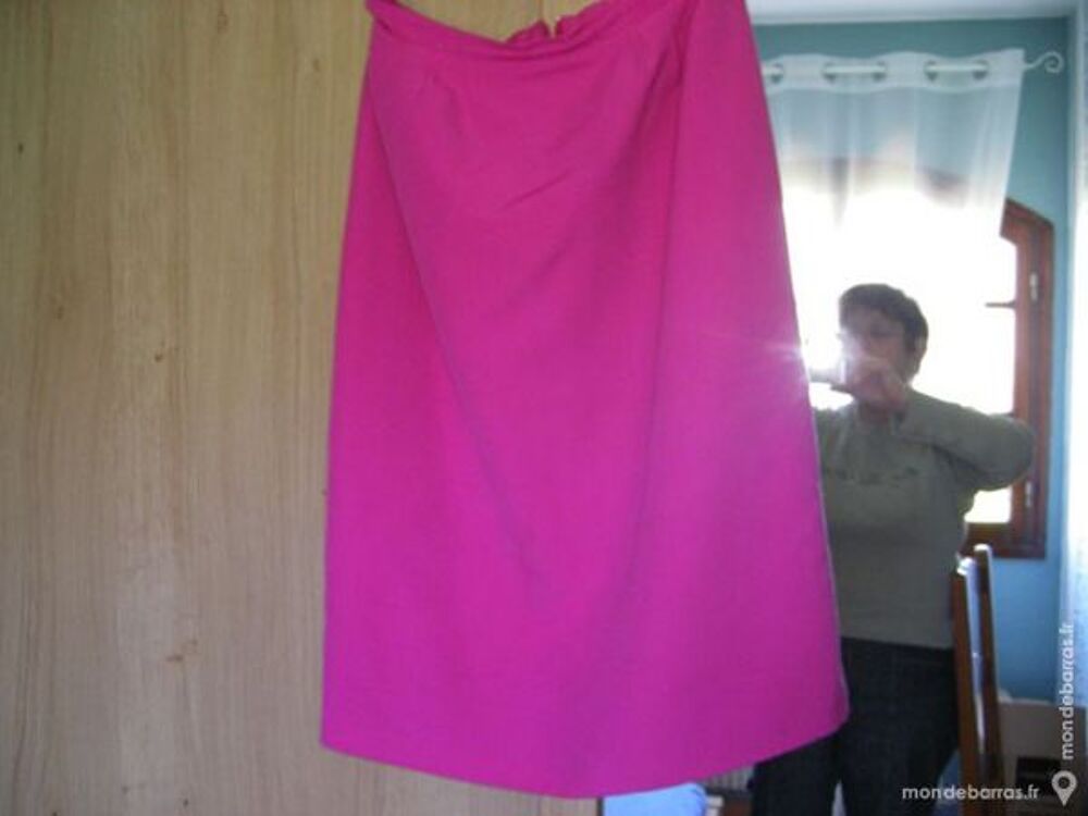 jupe fuchsia taille 44 Vêtements