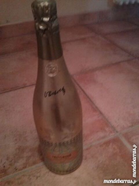  VEND     champagnes    200 Niort (79)