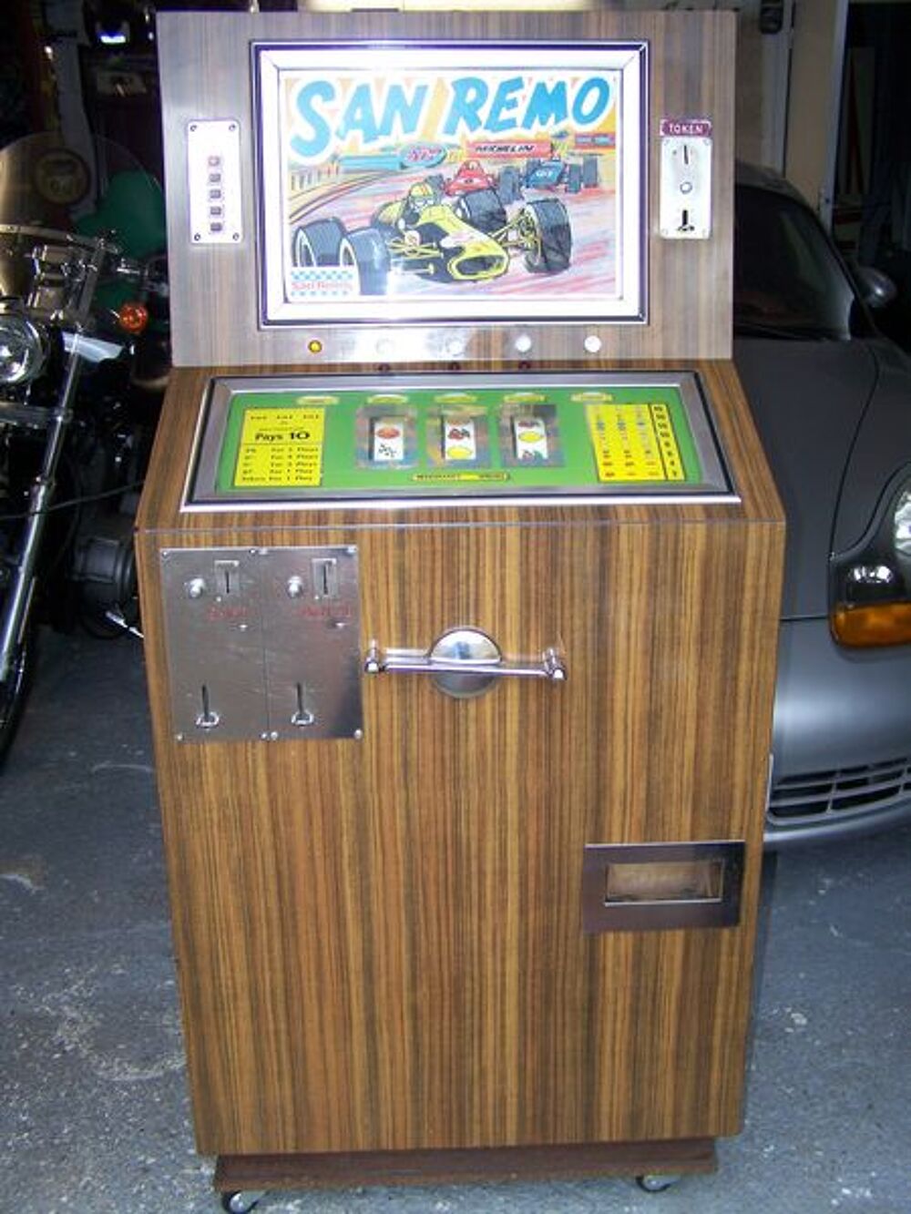 Collectionneur 61000 ach&egrave;te tous flippers a restaurer ou hs. Photos/Video/TV