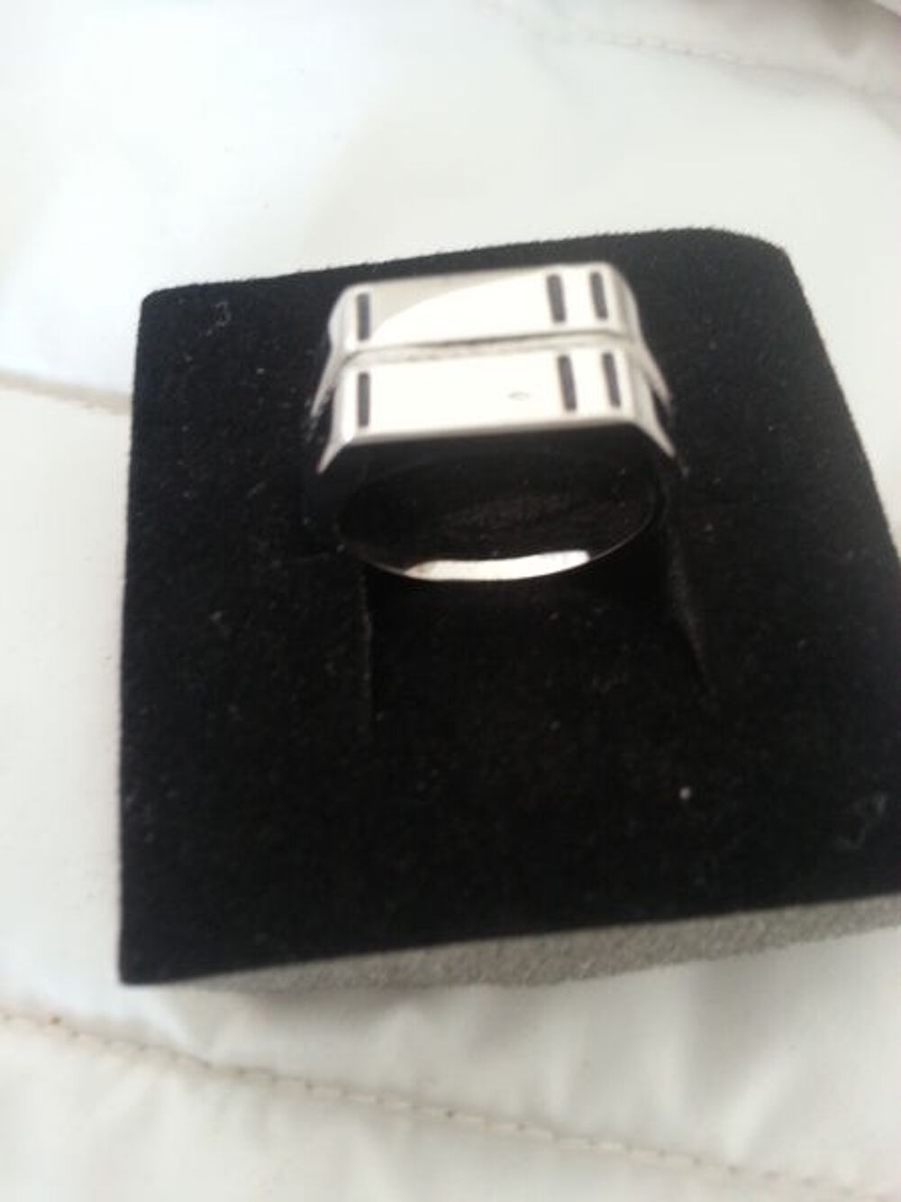 2 Sacs &eacute;tat neuf sequoia et une bague argent homme Maroquinerie