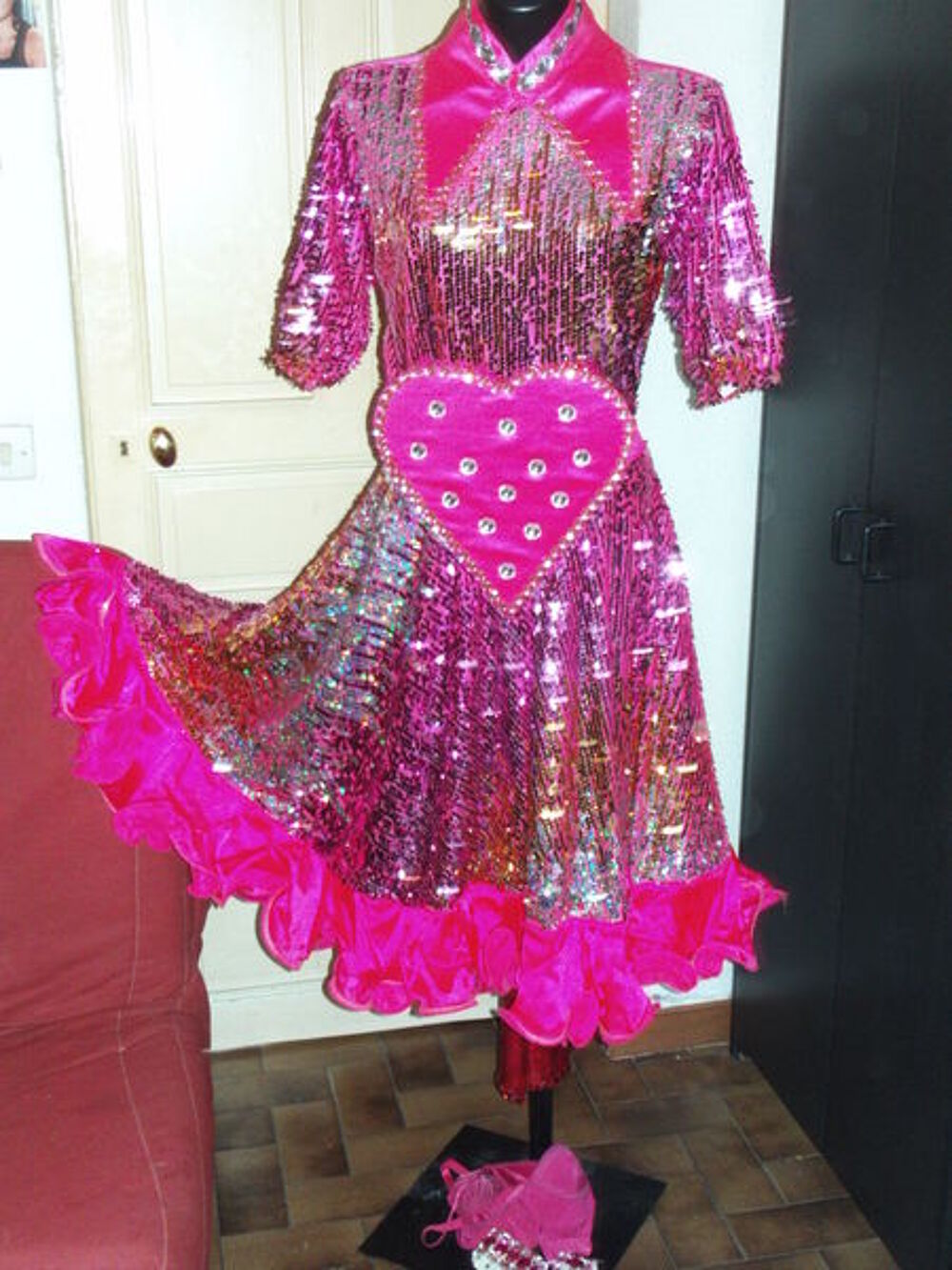 Costumes carnaval soir&eacute;e ou sc&egrave;ne Vêtements