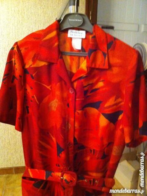  Robe rouge   Franoise de FRANCE   taille 40 (geo20)  15 Saint-Vallier (71)