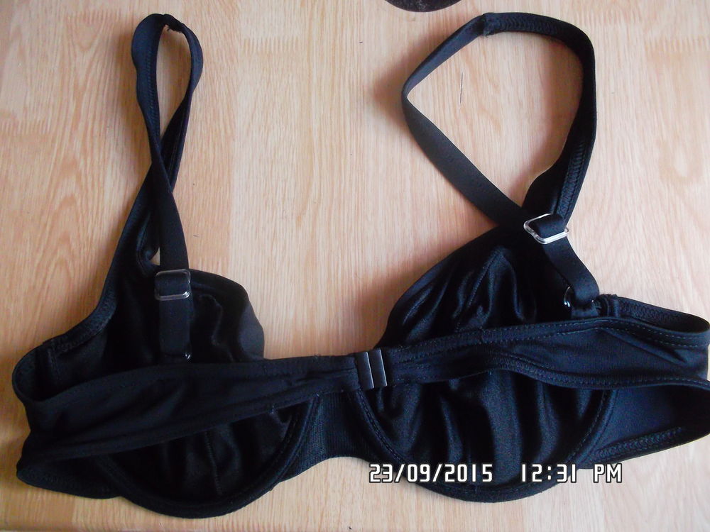 HAUT DE MAILLOT DE BAIN NOIR*JUSTE 1E*KIKI60230 Vêtements