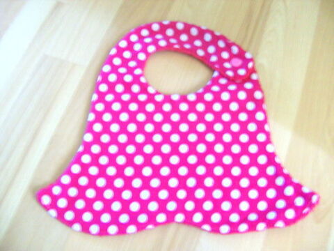 Bavoir 3-9 mois de  Petits Moulins  (Neuf) 10 Ardoix (07)