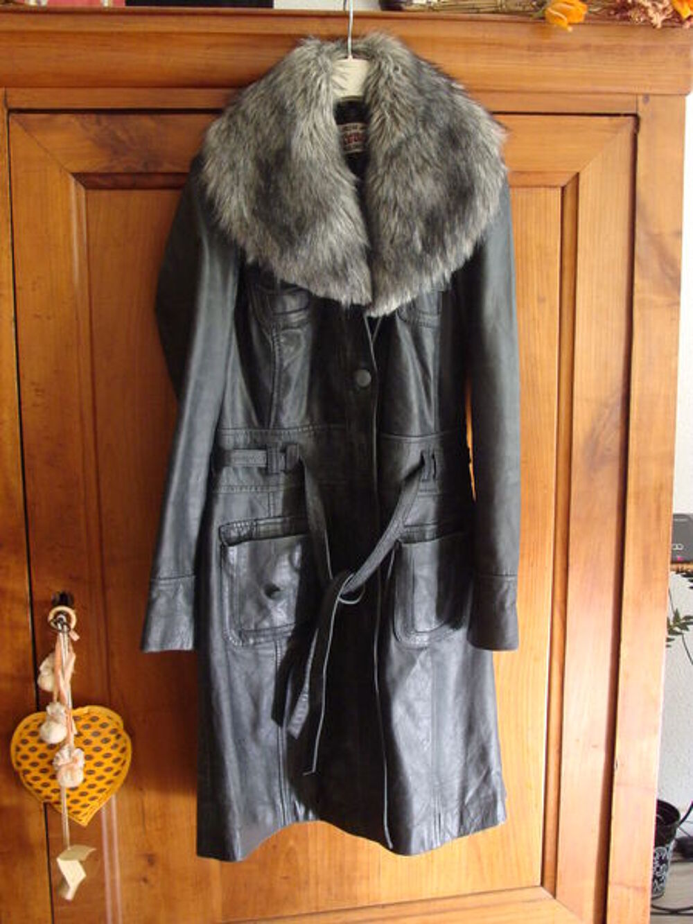 Manteau en cuir Taille M/L Vêtements