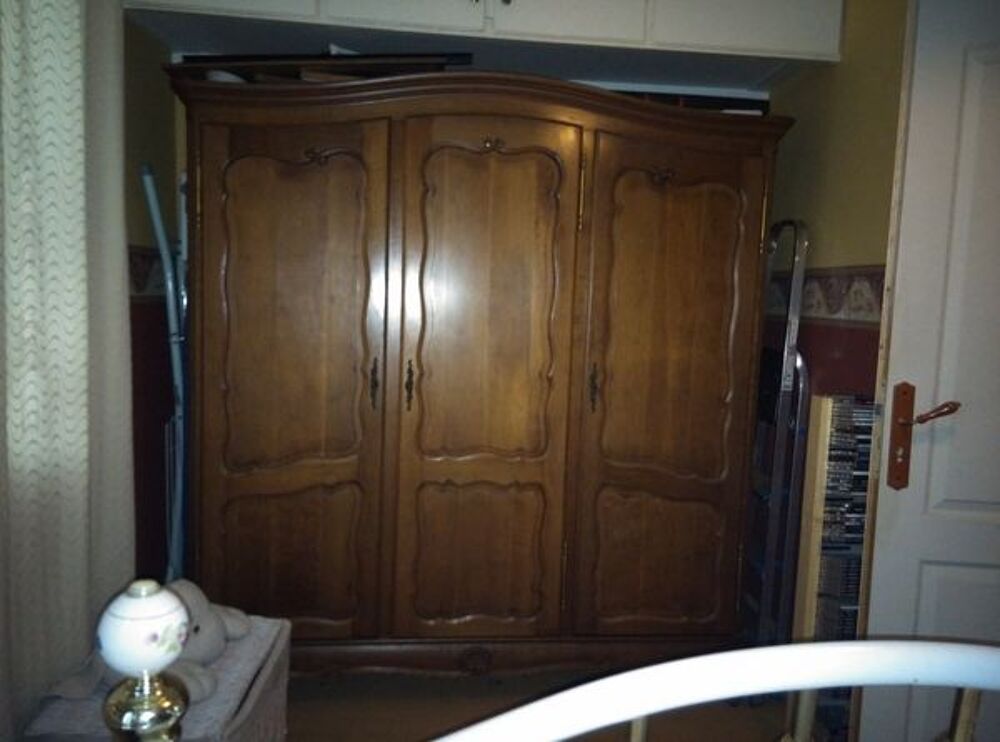 armoire en ch&ecirc;ne 3 portes Meubles