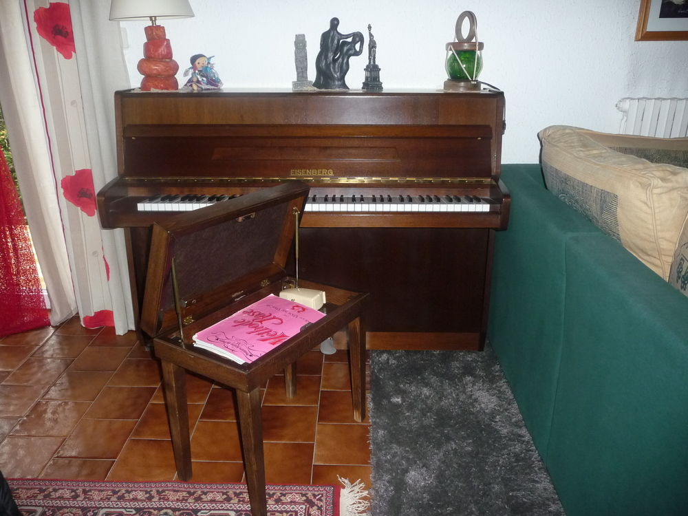 piano droit Instruments de musique