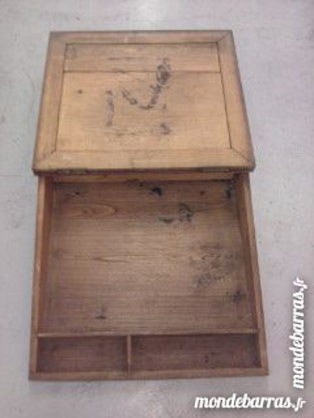 2 ECRITOIRES EN BOIS Meubles
