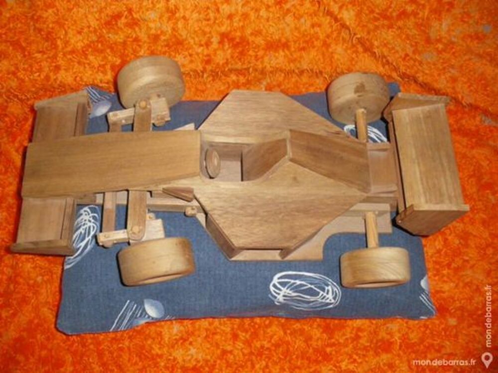 voiture en bois Jeux / jouets