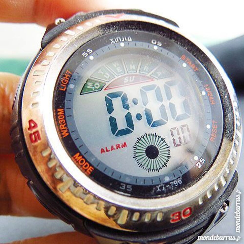 XINJIA LITHIUM montre chrono 1/100&egrave;me JUMBO DIV027 Bijoux et montres