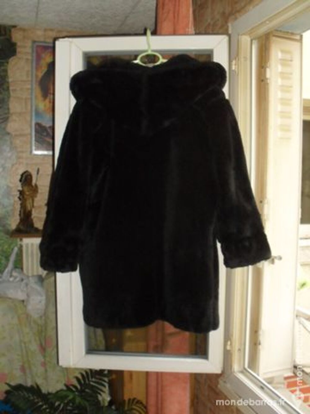 Veste chaude imitation fourrure capuche T:42/44 Vêtements