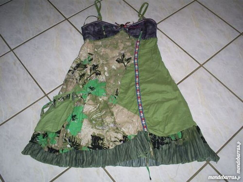 Robe color&eacute;e Taille 38 Vêtements