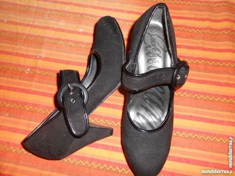 escarpins noir 25 Les Clayes-sous-Bois (78)