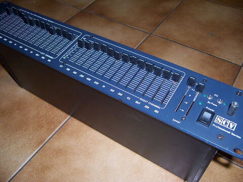 Graphic Equalizer. SCV Professionnal series.2 X 13 bandes 150 Trith-Saint-Lger (59)