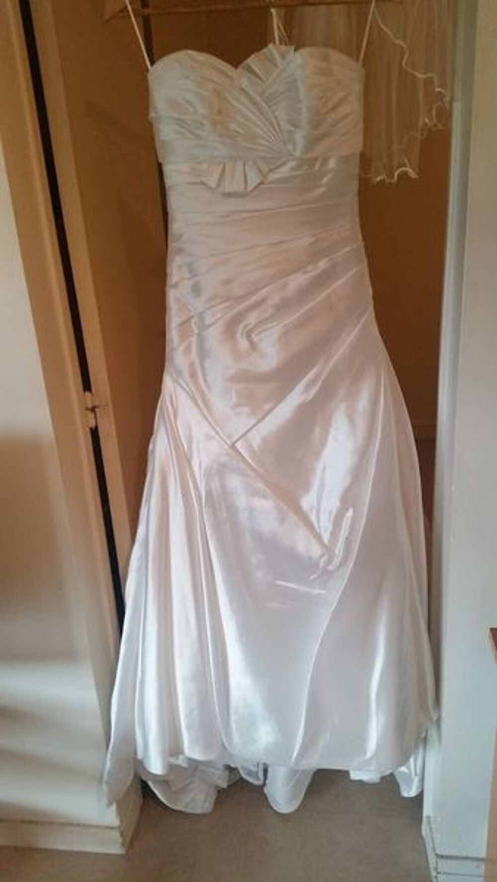 Robe de mari&eacute;e d'occasion Vêtements