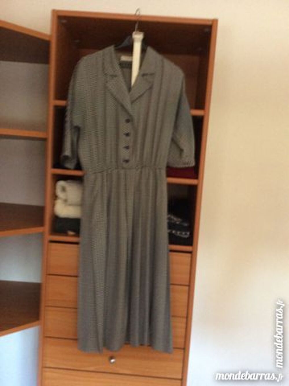 ROBES DIVERS MODELES Vêtements