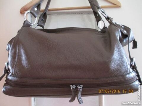 Sac  main CUIR couleur caf 30 Alfortville (94)