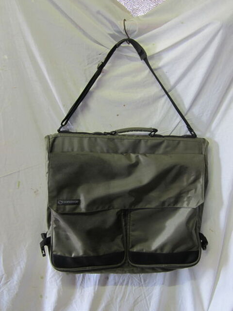 Housse  Vtements 0 Saint-Jean-d'Illac (33)