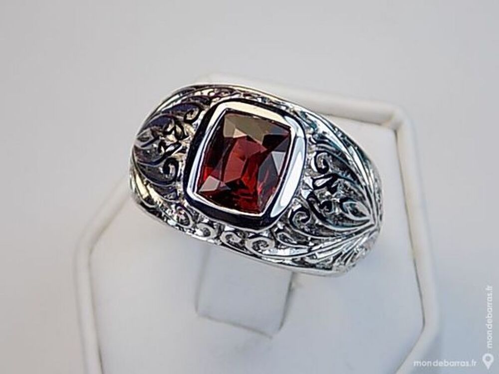 BAGUE CHEVALIERE ARGENT ET GRENAT 4carats Bijoux et montres