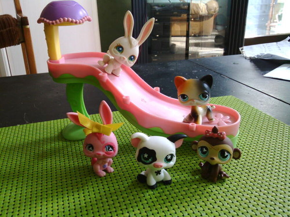 LOT DE PETSHOPS Jeux / jouets