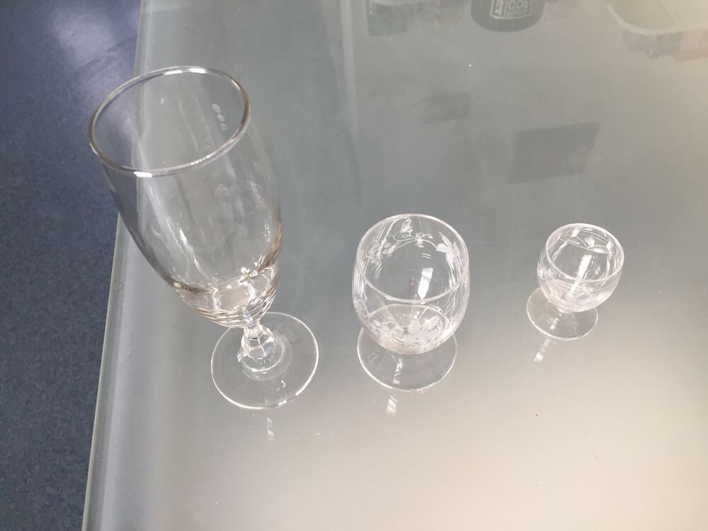 A VENDRE verres anciens cristal v&eacute;ritable 