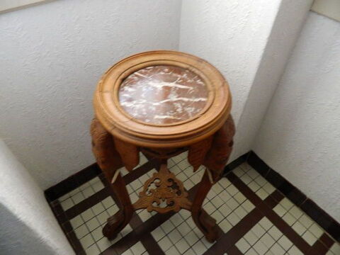 Guridon 3 pieds 130 Gond-Pontouvre (16)