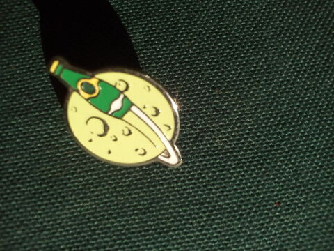 Pin�s    eau perrier, bouteille espace 3 Tours (37)