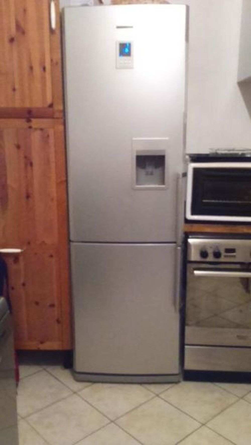 URGENT Frigidaire avec distributeur d'eau Electroménager
