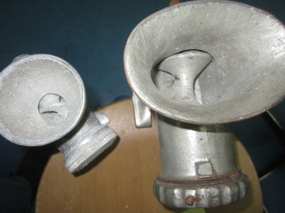 2 hachoirs des ann&eacute;es 50 Electroménager