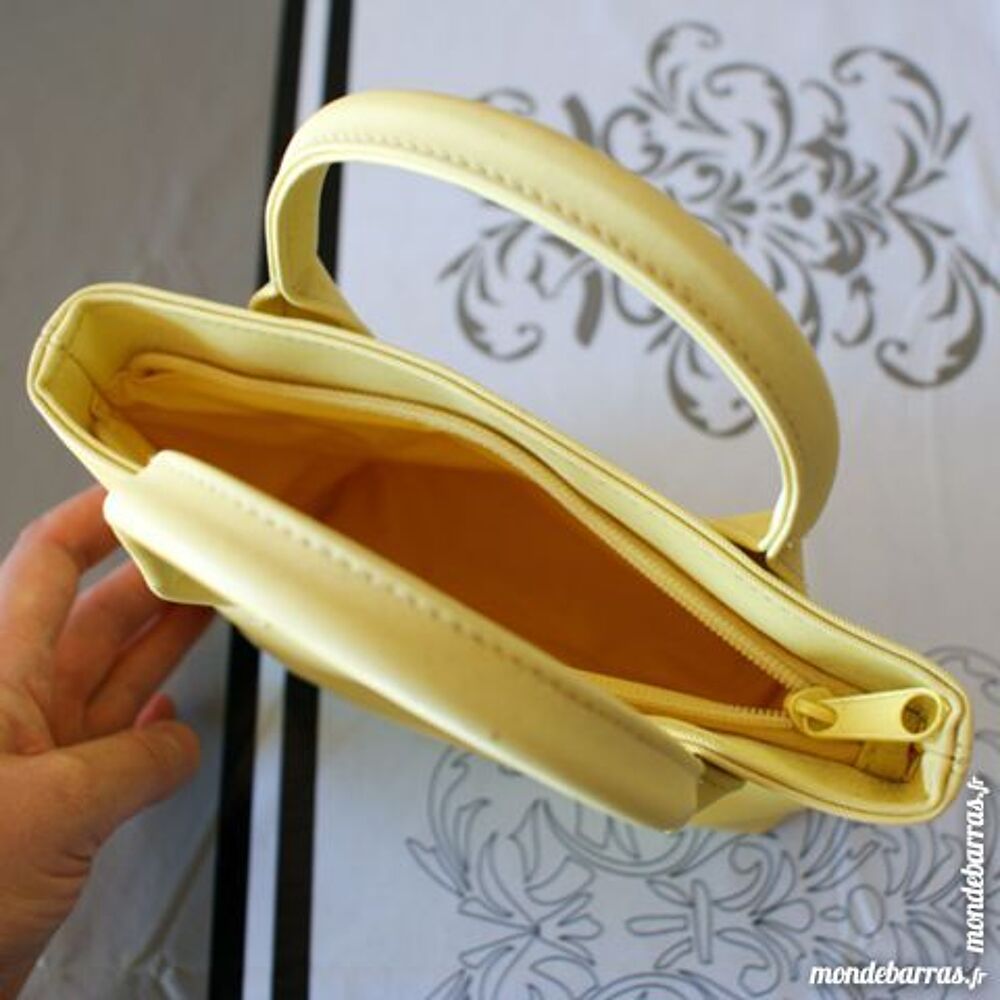 Petit sac plastique jaune Nina Ricci Maroquinerie