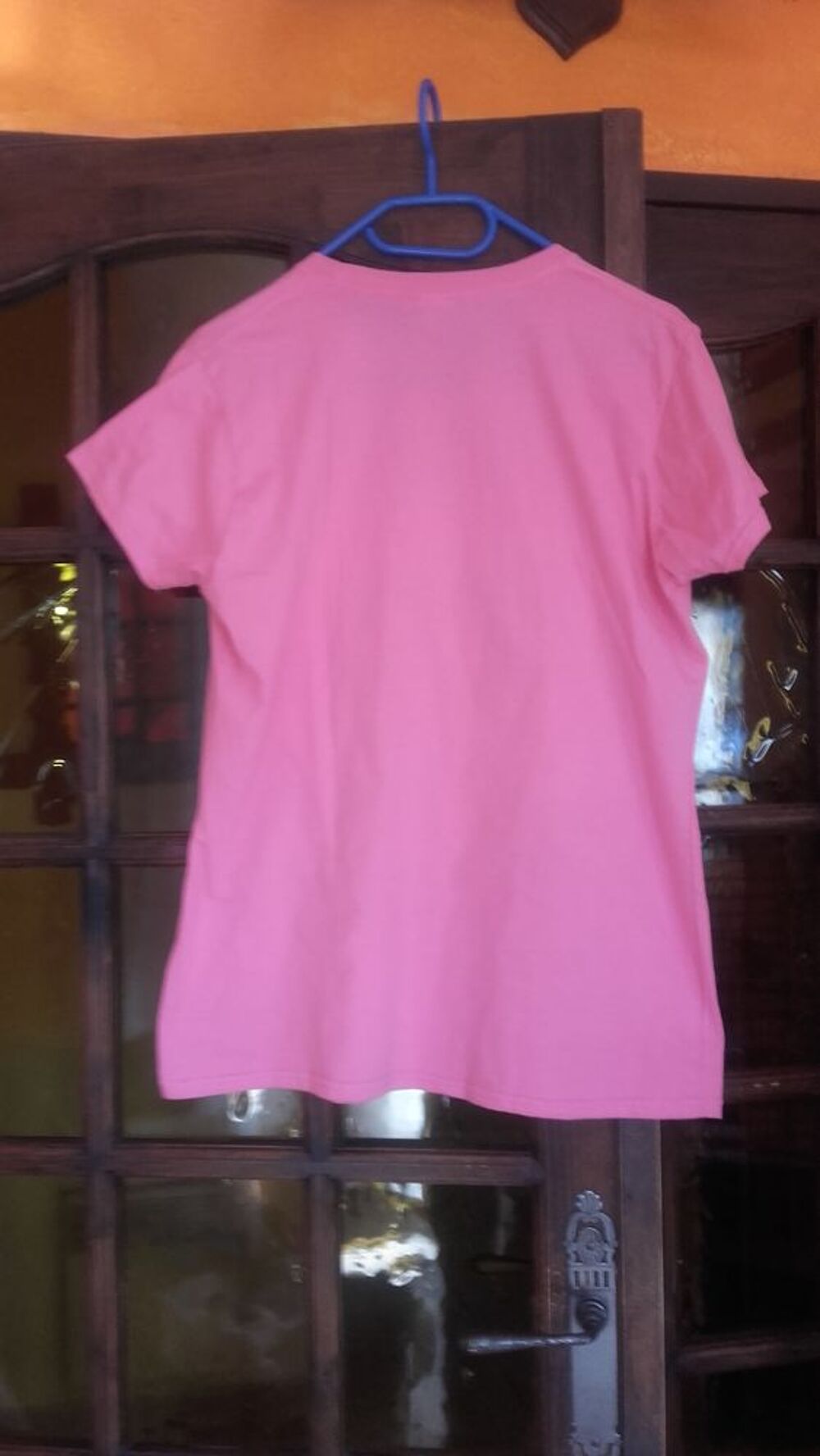 TEE SHIRT NEUF LOGO ANIMAUX Vêtements
