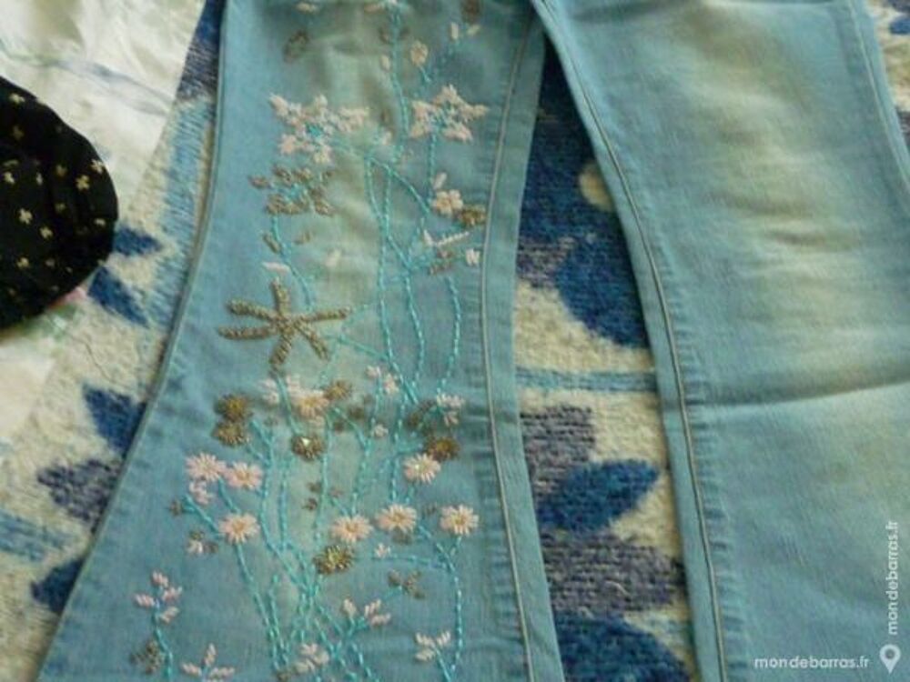 jean femme brod&eacute; de perles Vêtements